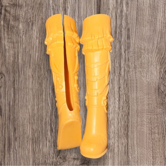 Disney Princess Pocahontas Royal Shimmer Doll Dress & Boots Outfit Barbie Size - Picture 4 of 4